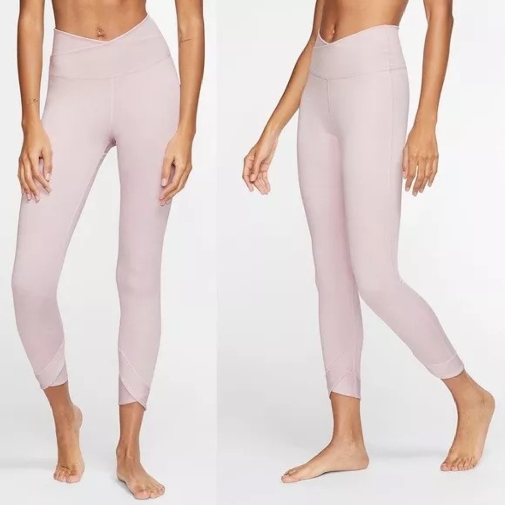Nike Women's Yoga Wrap 7/8 Tights in Plum Chalk (Pink) Size SMALL